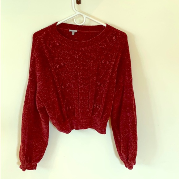 A cropped sweater - Picture 1 of 2